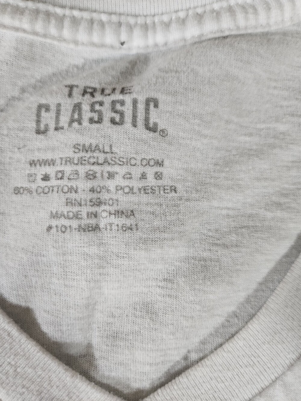 True Classic White V-Neck Tee Size Small - Picture 3 of 5